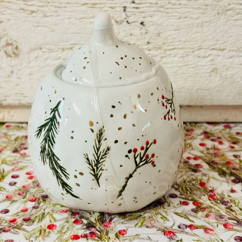 Potter’s Studio Winter Berries Evergreen Holiday Sugar Bowl‎ & Lid NEW